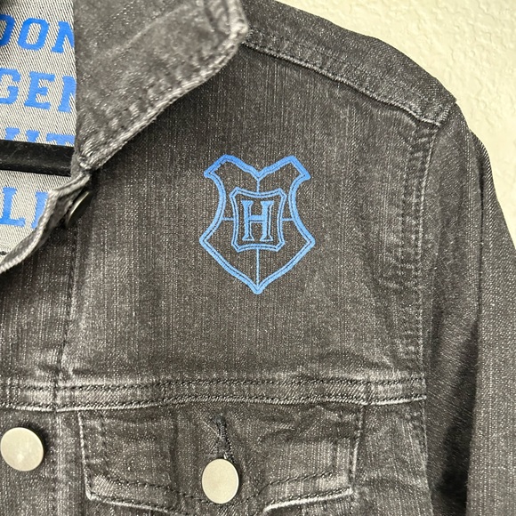 Harry Potter Ravenclaw Black Jean Jacket Size Medium - Picture 3 of 8